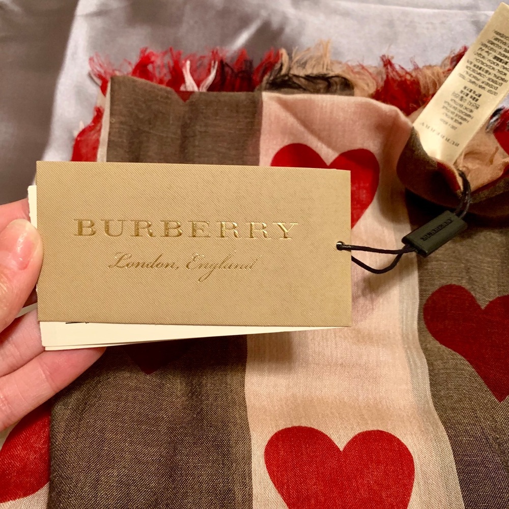 NWT Limited Edition Burberry ❤️ Overprinted Scarf